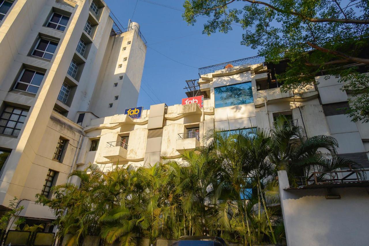 Hotel Ashiyana Poona Buitenkant foto
