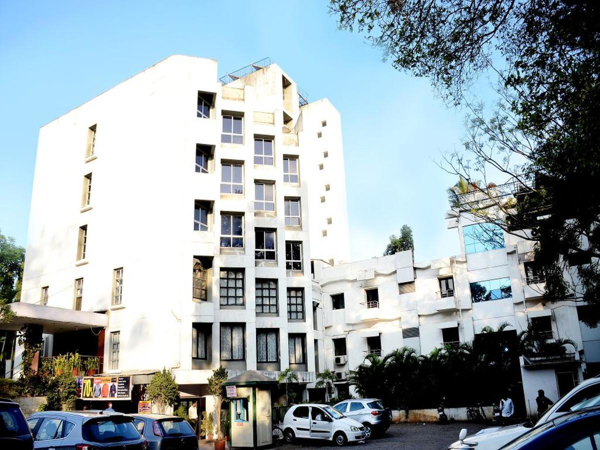 Hotel Ashiyana Poona Buitenkant foto