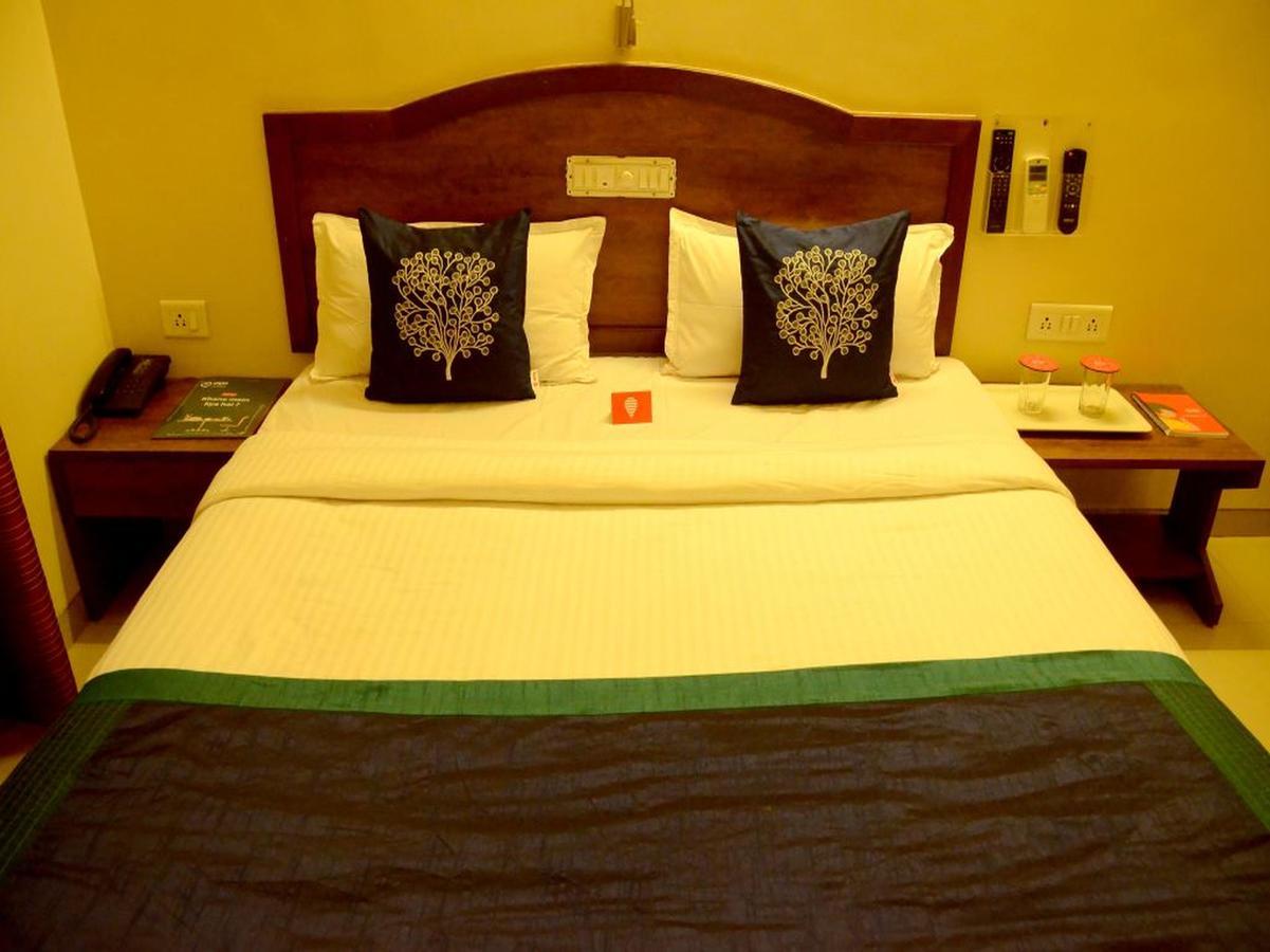 Hotel Ashiyana Poona Buitenkant foto